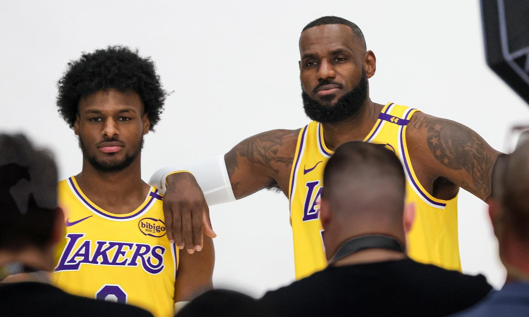 湖人新秀表现惊艳，全场观众掌声不断，下载搜索密码.