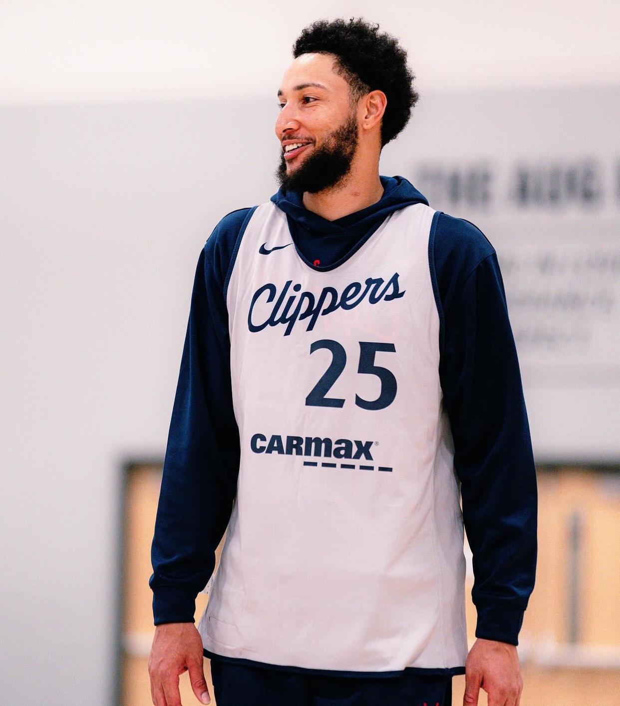 九游官方正版娱乐雄鹿队季后赛出局，主帅宣布引咎辞职，开发主题完成.