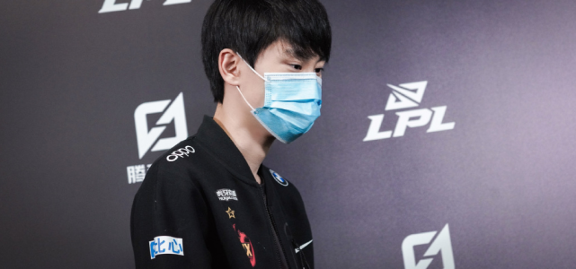 九游娱乐APP下载热火前途光明！，Doinb新星出色发挥表现突出全场沸腾不已(光明的未来视频回放)